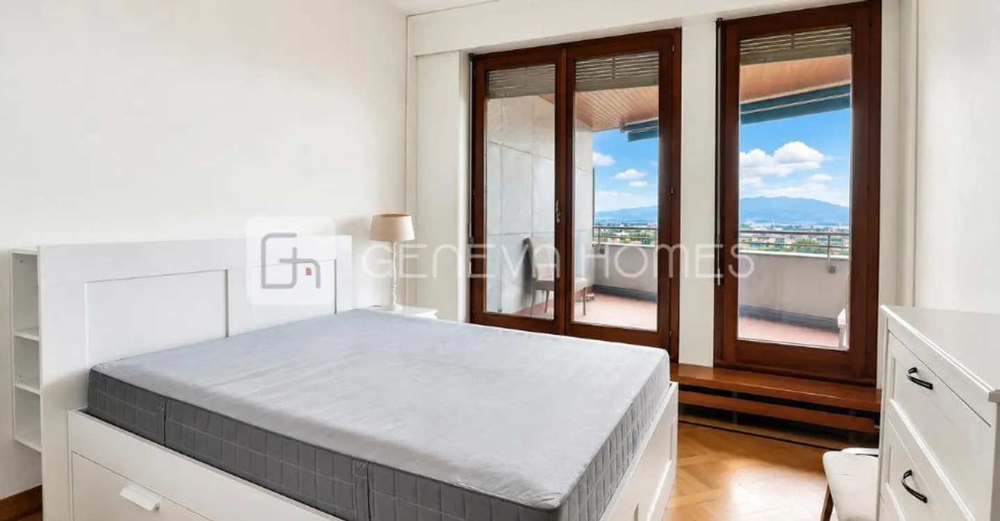 Appartement lumineux avec terrasse - Photo 6 sur 8