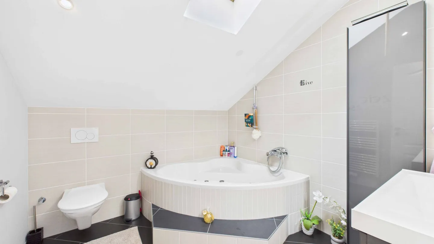 Appartamento duplex di 5,5 stanze su tre piani ad Agarn - Foto 11 di 11