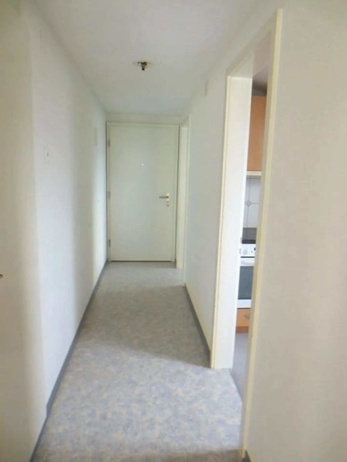 Appartamento cooperativo luminoso e conveniente - Foto 8 di 8