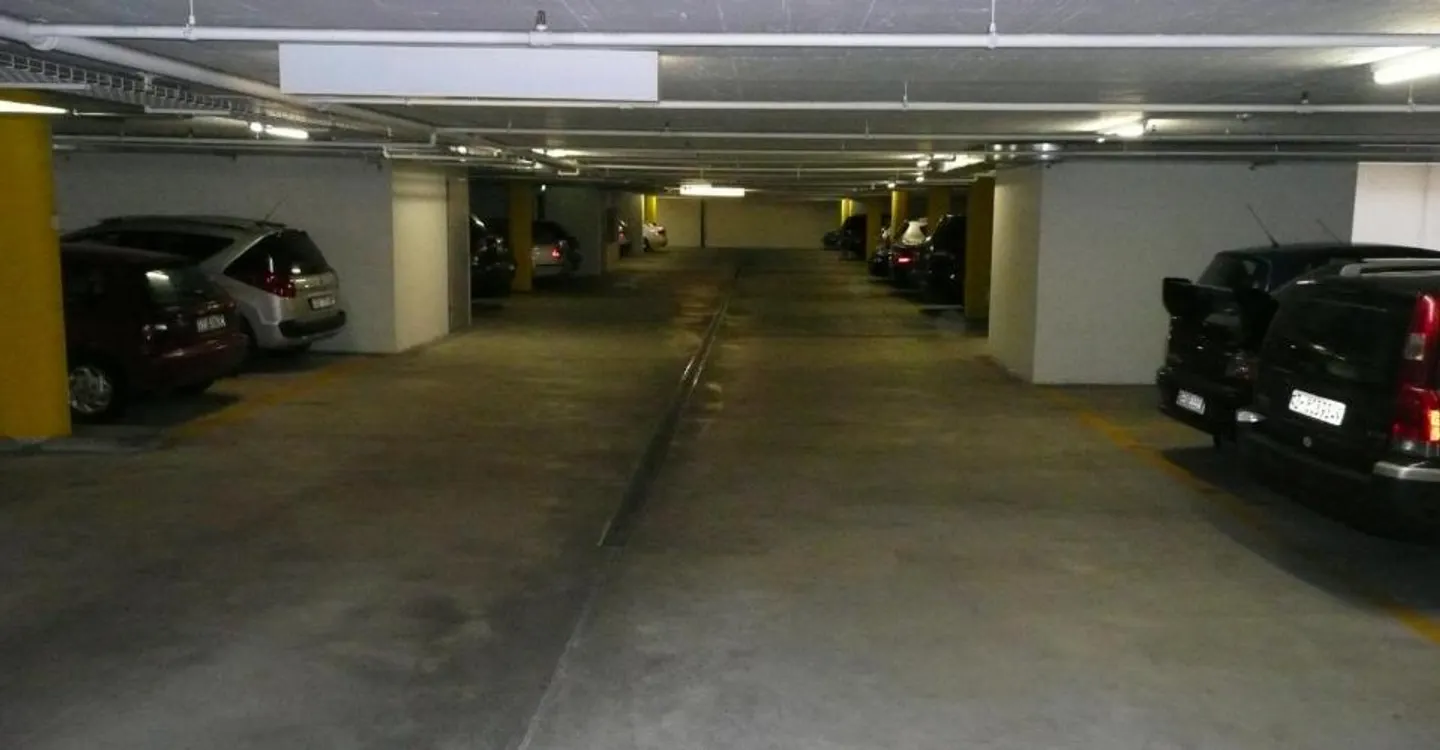 Posto auto sicuro in affitto - Foto 1 di 3