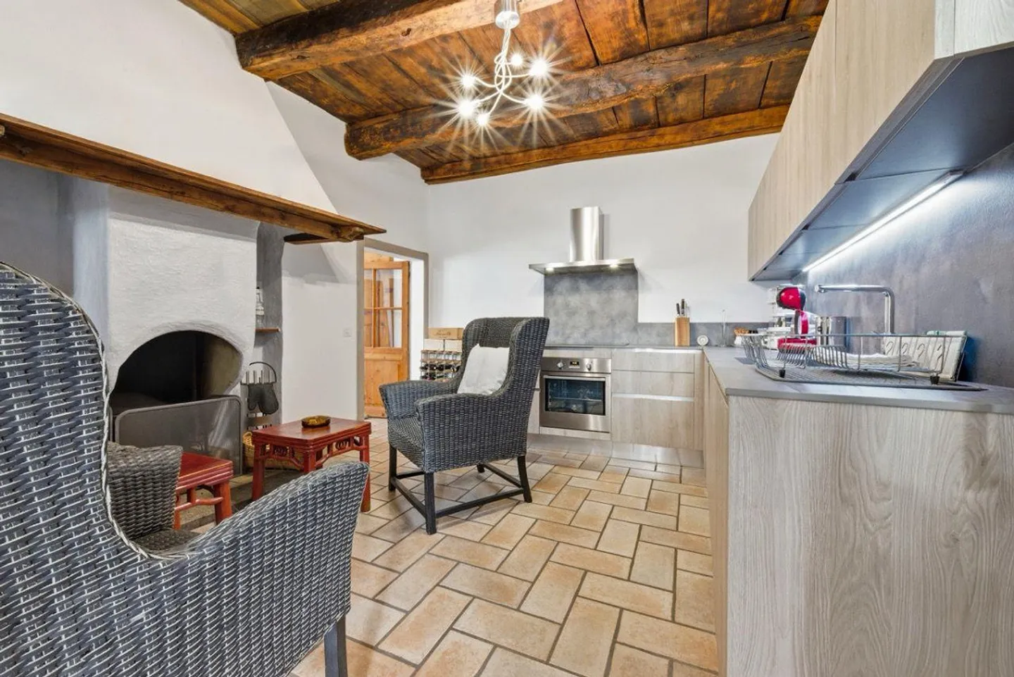 Charming, fully renovated village house in Lugano-Ruvigliana - Photo 3 of 8