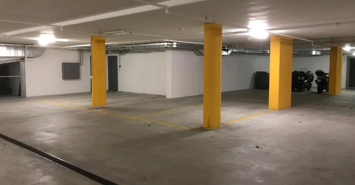 Posto auto sicuro in affitto - Foto 2 di 3
