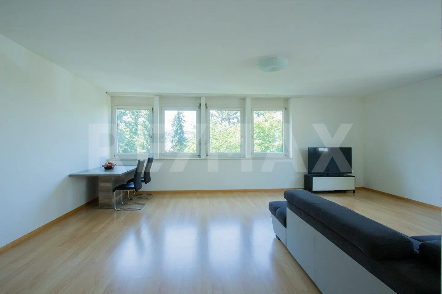 2.5 Room Apartment - Photo 2 of 9