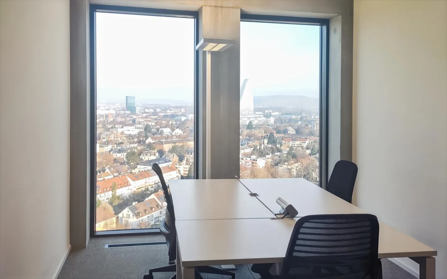 Bureaux privés entièrement équipés pour vous et votre équipe dans Spaces Grosspeter Tower - Photo 3 sur 26