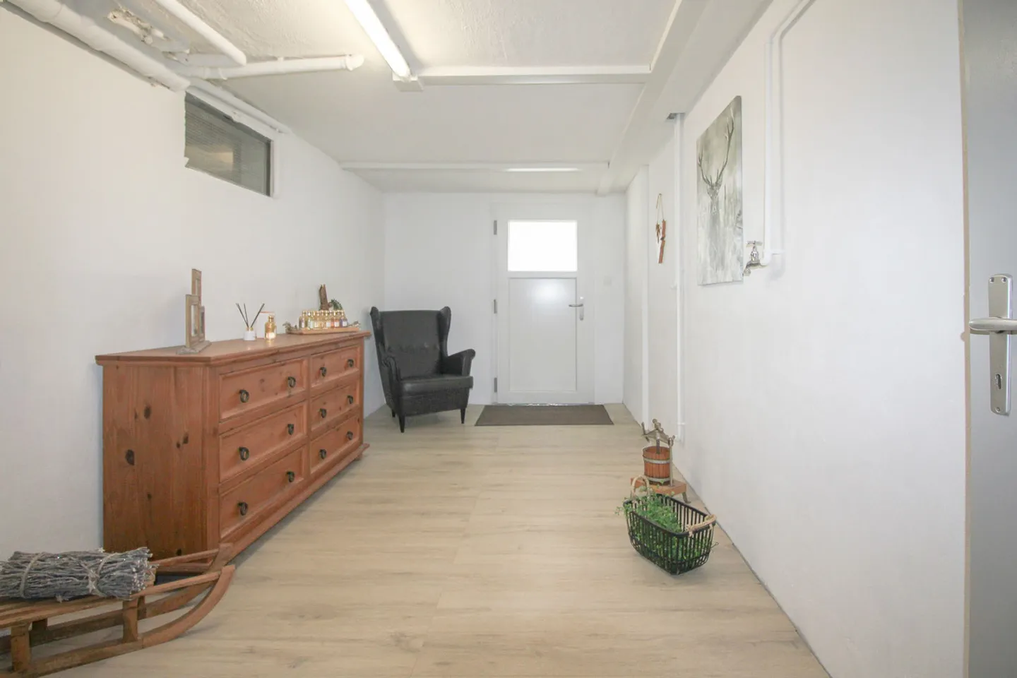 Chalet mit 5.5 Zimmern und großem, baumgesäumtem Garten sowie Autoabstellplatz - Foto 6 von 32