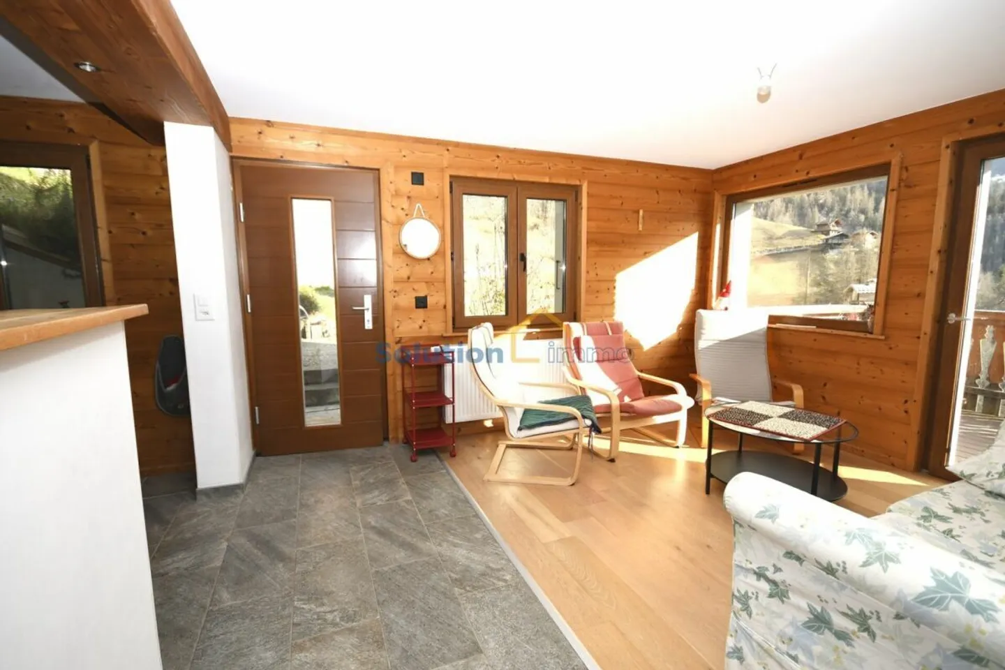 Très belle maison, rénovée avec goût - Photo 2 sur 19
