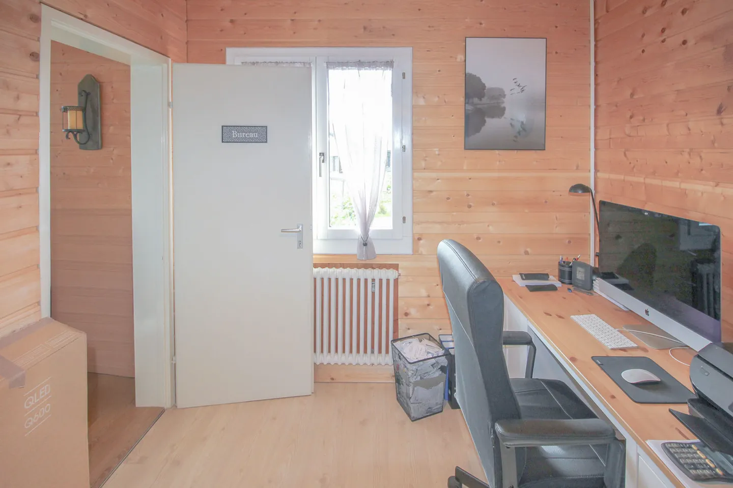 Chalet mit 5.5 Zimmern und großem, baumgesäumtem Garten sowie Autoabstellplatz - Foto 18 von 32
