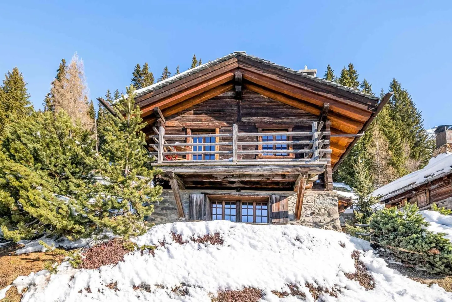 Charming Ski-in/Ski-out Chalet - Photo 1 of 13