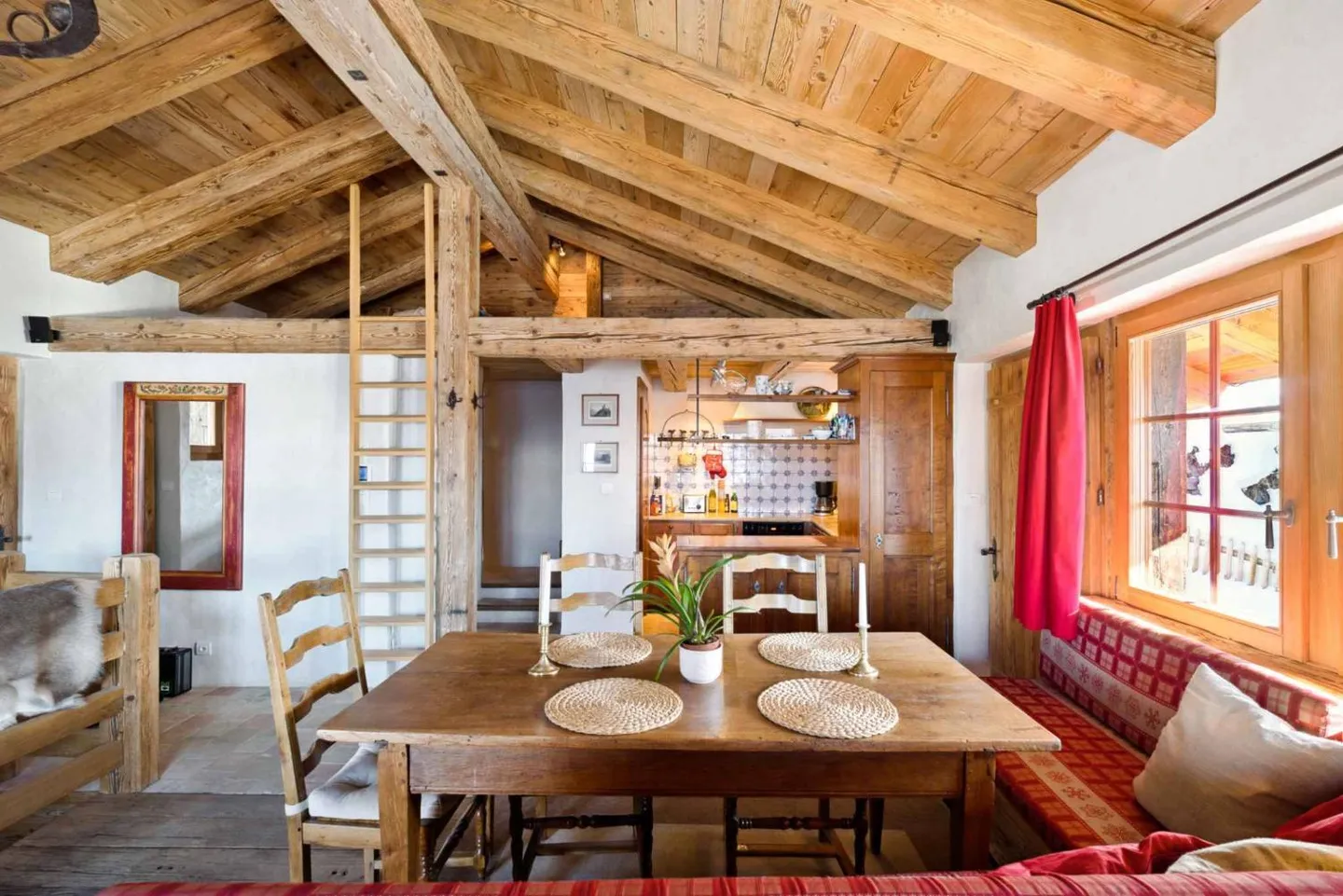 Charming Ski-in/Ski-out Chalet - Photo 5 of 13