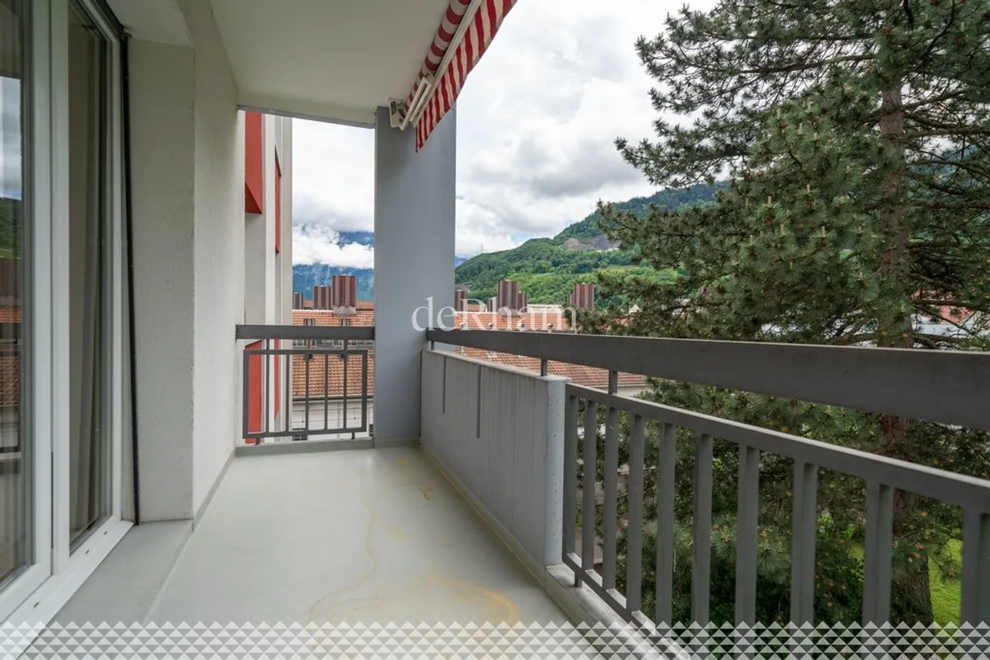 Bel appartement à proximité de toutes les commodités - Photo 7 sur 8