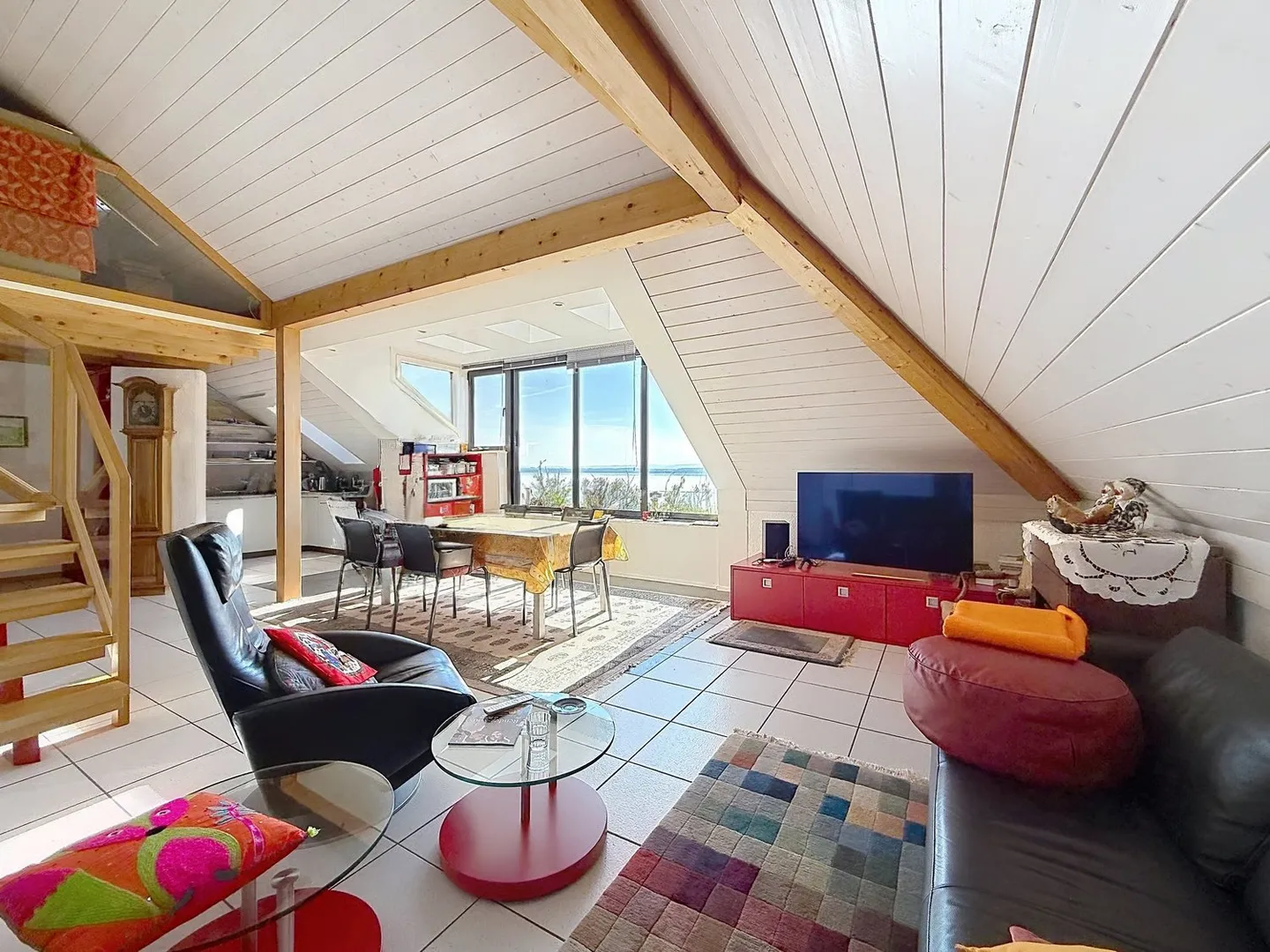 Duplex con vista panoramica sul lago e sulle Alpi – Gorgier - Foto 1 di 13
