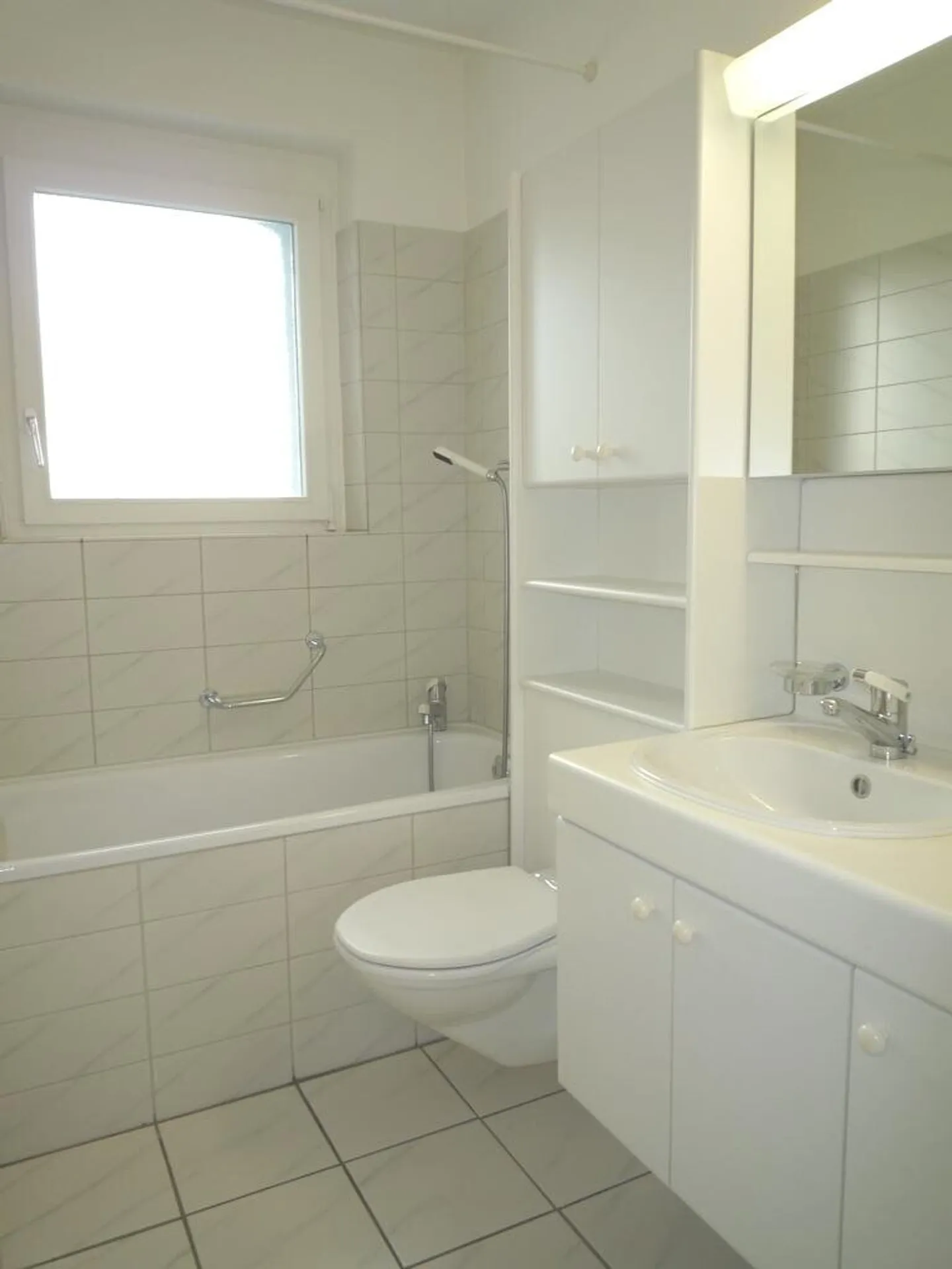 Appartement 2.5 pièces proche de la ville de 60 m² au dernier étage du 2ème étage - Photo 4 sur 9
