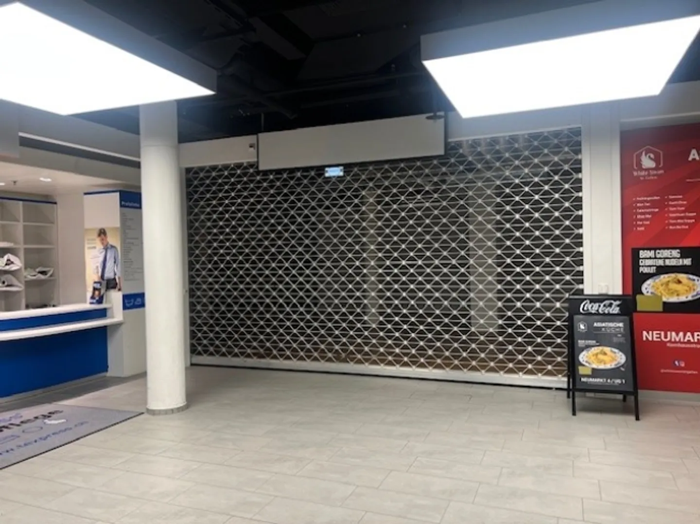 Spazio commerciale in affitto al piano terra del Neumarkt 4 - Foto 1 di 6