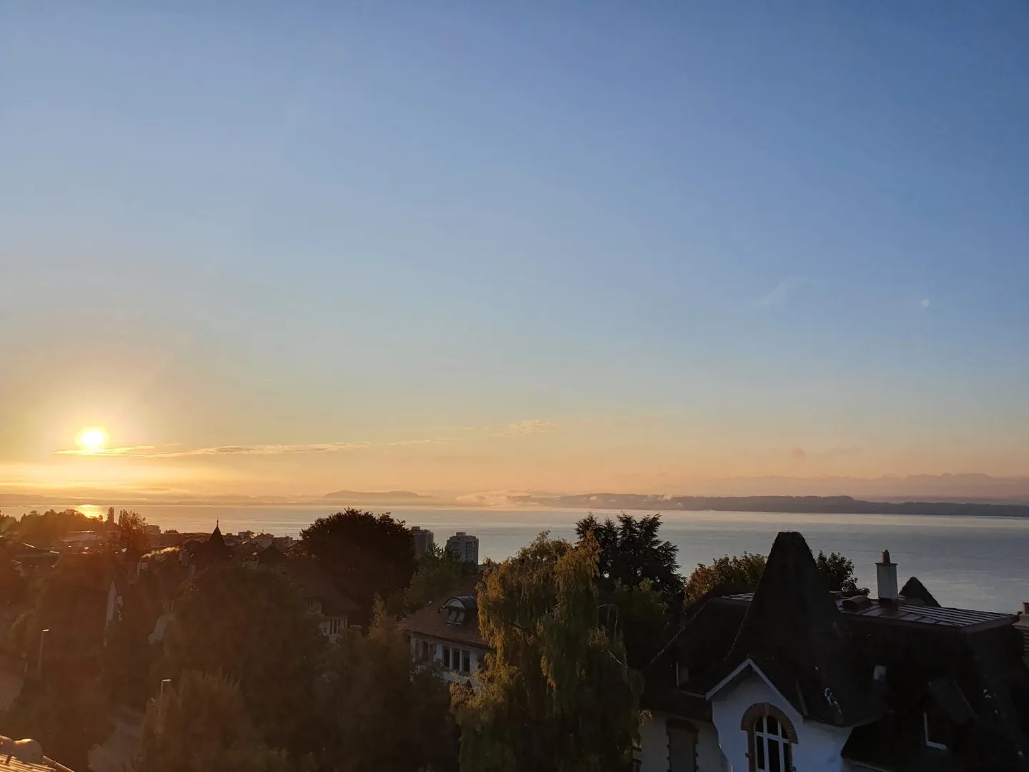 3.5 Room Apartment with Beautiful Lake View - Photo 2 of 10