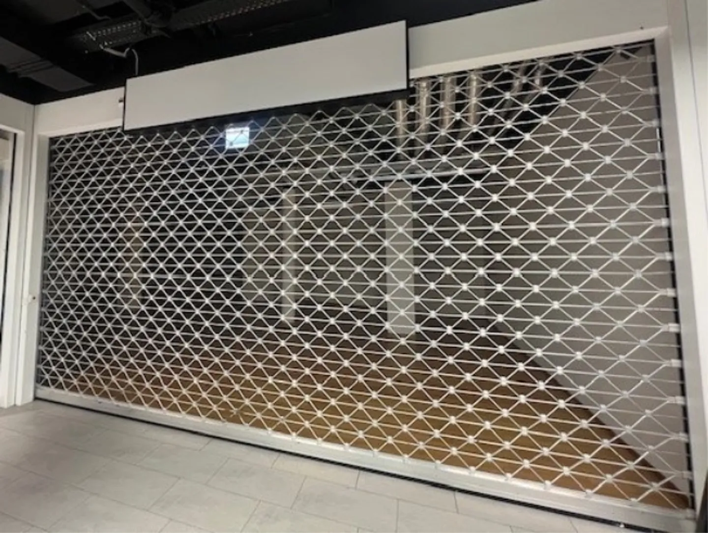 Spazio commerciale in affitto al piano terra del Neumarkt 4 - Foto 3 di 6