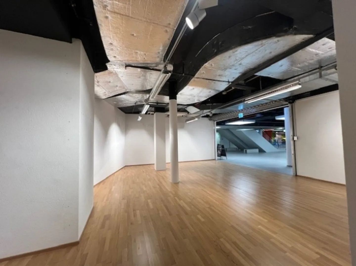 Spazio commerciale in affitto al piano terra del Neumarkt 4 - Foto 5 di 6