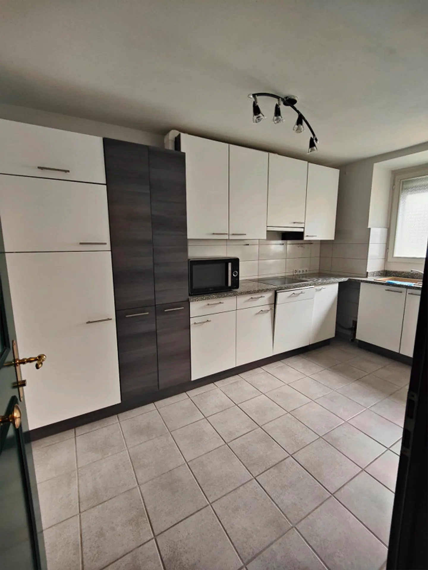 Charmante Wohnung in Glarus - Foto 2 von 9