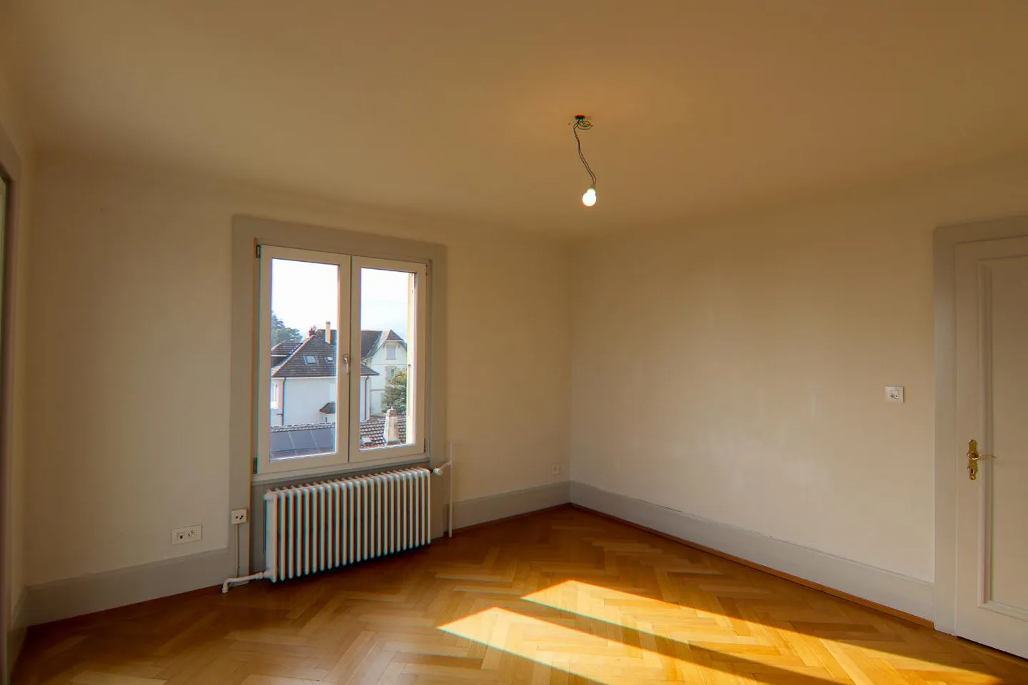 3.5 Room Apartment with Beautiful Lake View - Photo 6 of 10