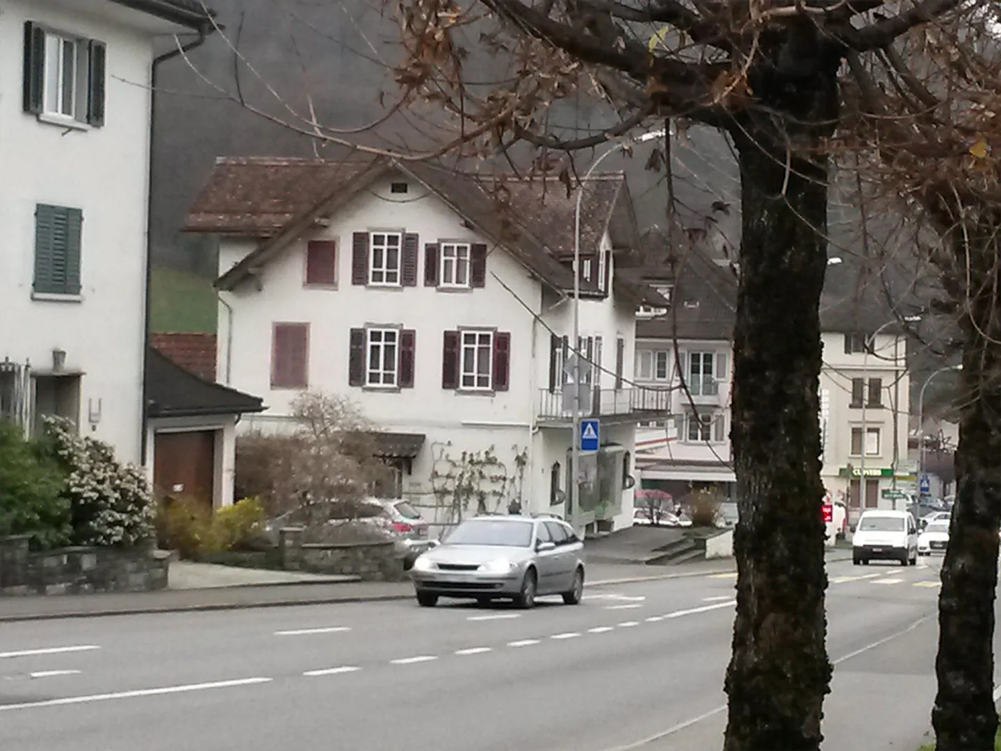 Belle appartement ancien au centre de Seewen - Photo 1 sur 7