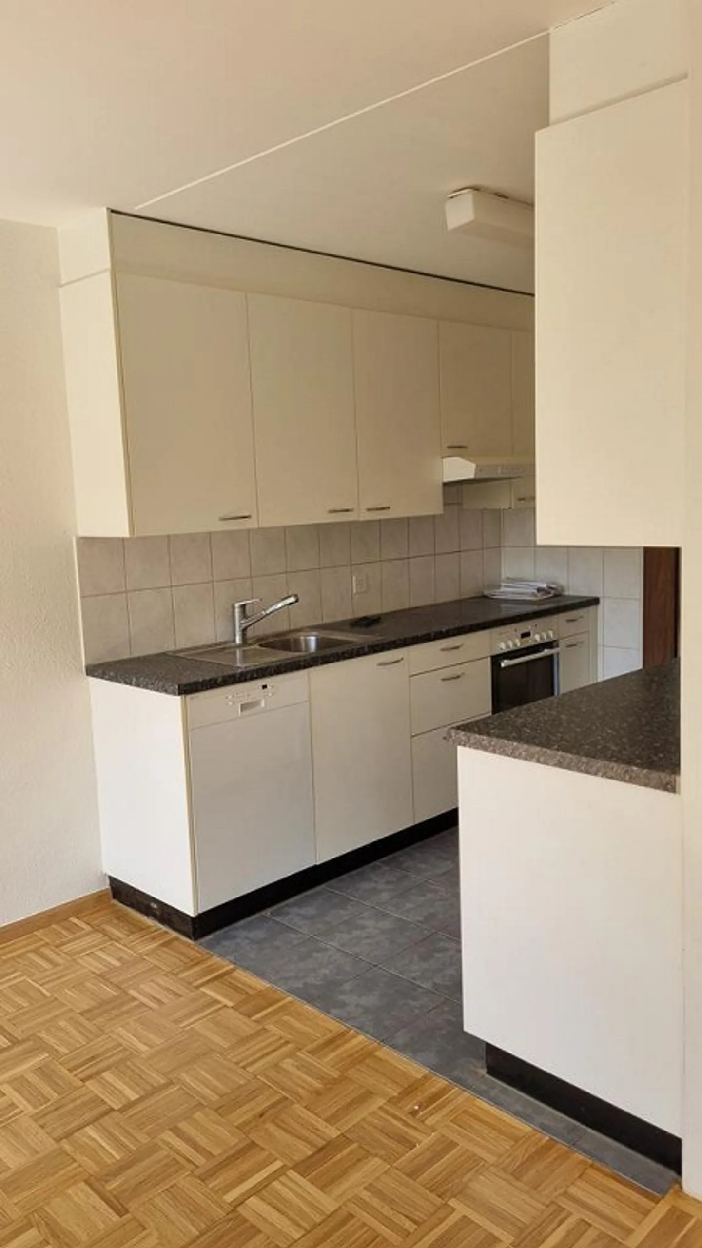 4-room apartment in a central location in Reinach - Photo 4 of 12