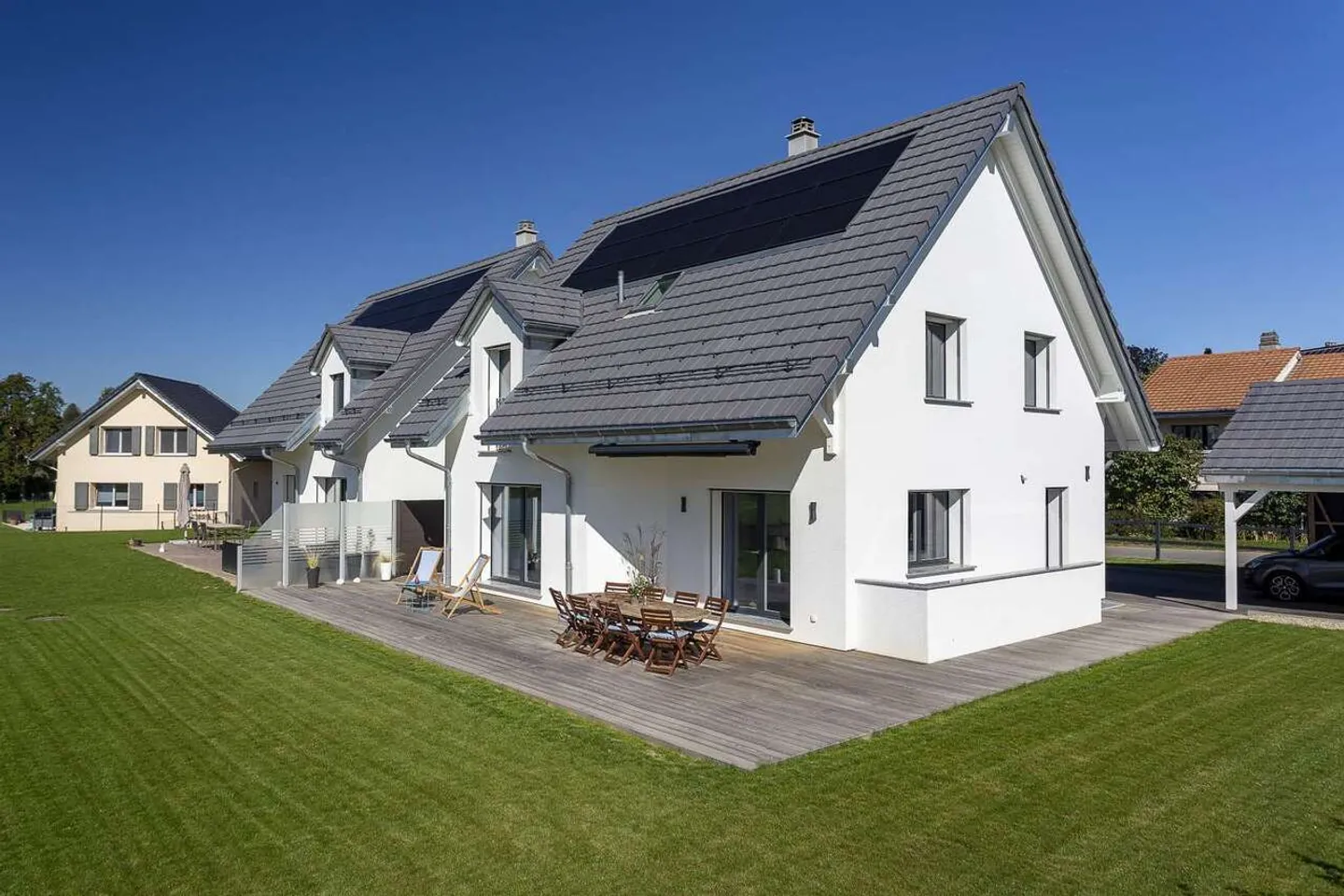 Charming semi-detached house with 5.5 rooms to realize according to your wishes - Photo 1 of 10