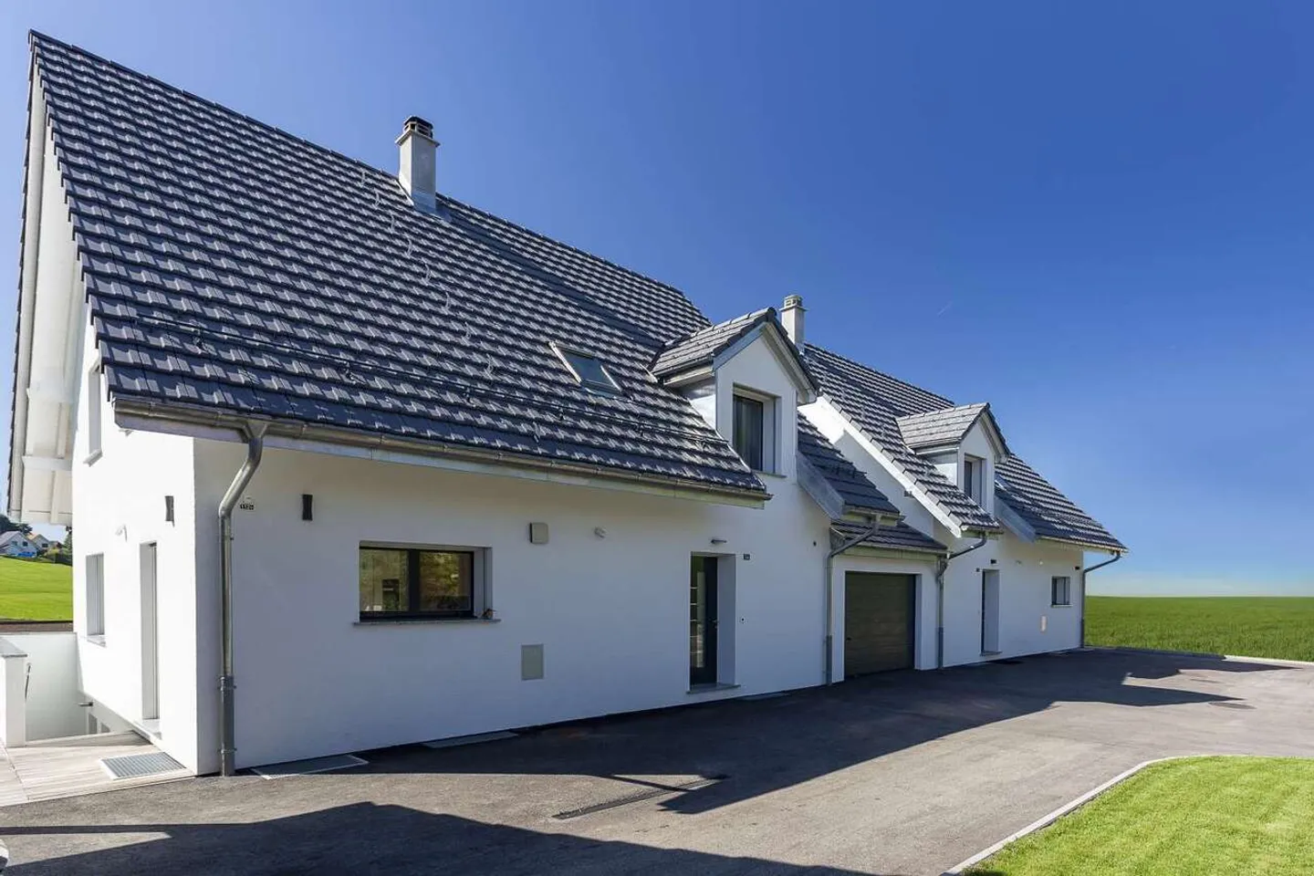 Charming semi-detached house with 5.5 rooms to realize according to your wishes - Photo 2 of 10