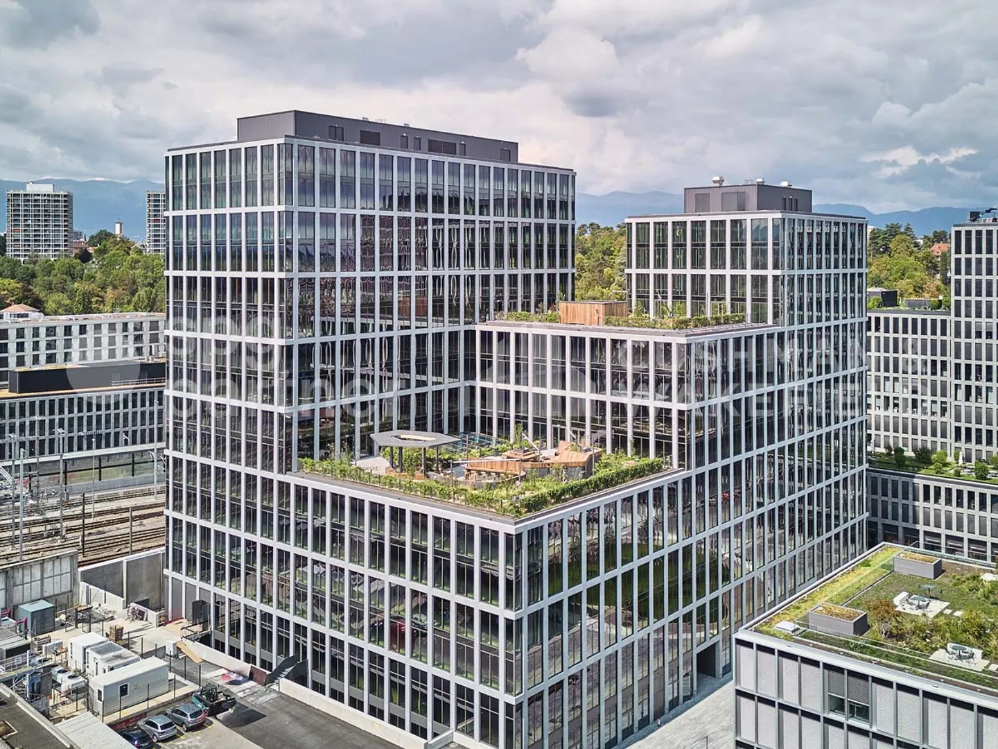 Alto Pont-Rouge, Class A Offices with 516 m² in a Certified SNBS Building, Geneva - Photo 1 of 10