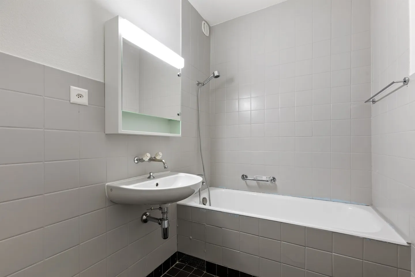Vivere in famiglia in un quartiere tranquillo di Meyrin! - Foto 11 di 12
