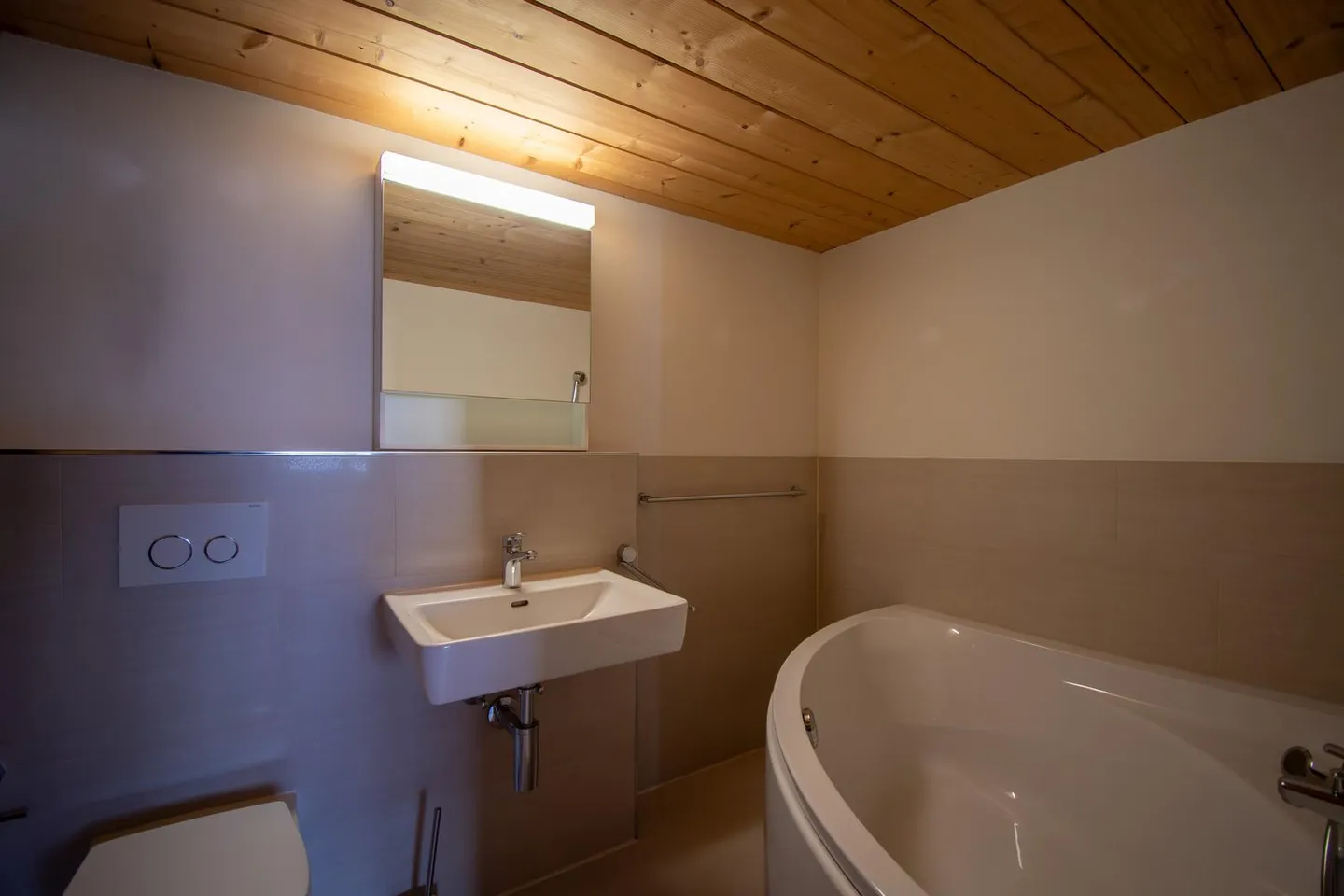 Charming 2.5 Room Apartment in a Wonderful Location - Photo 6 of 13