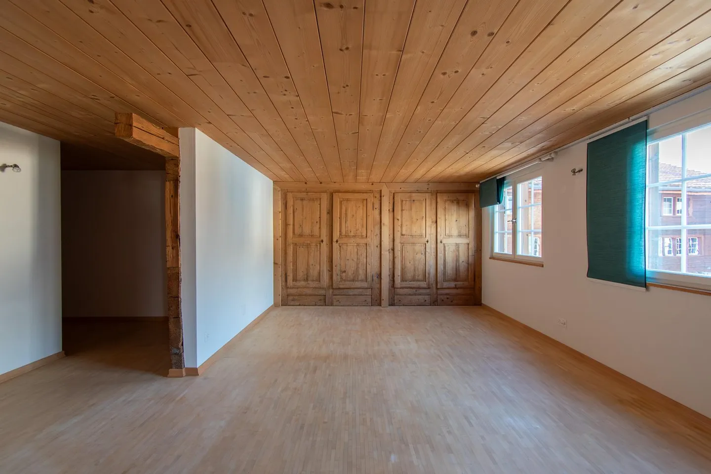 Charming 2.5 Room Apartment in a Wonderful Location - Photo 7 of 13