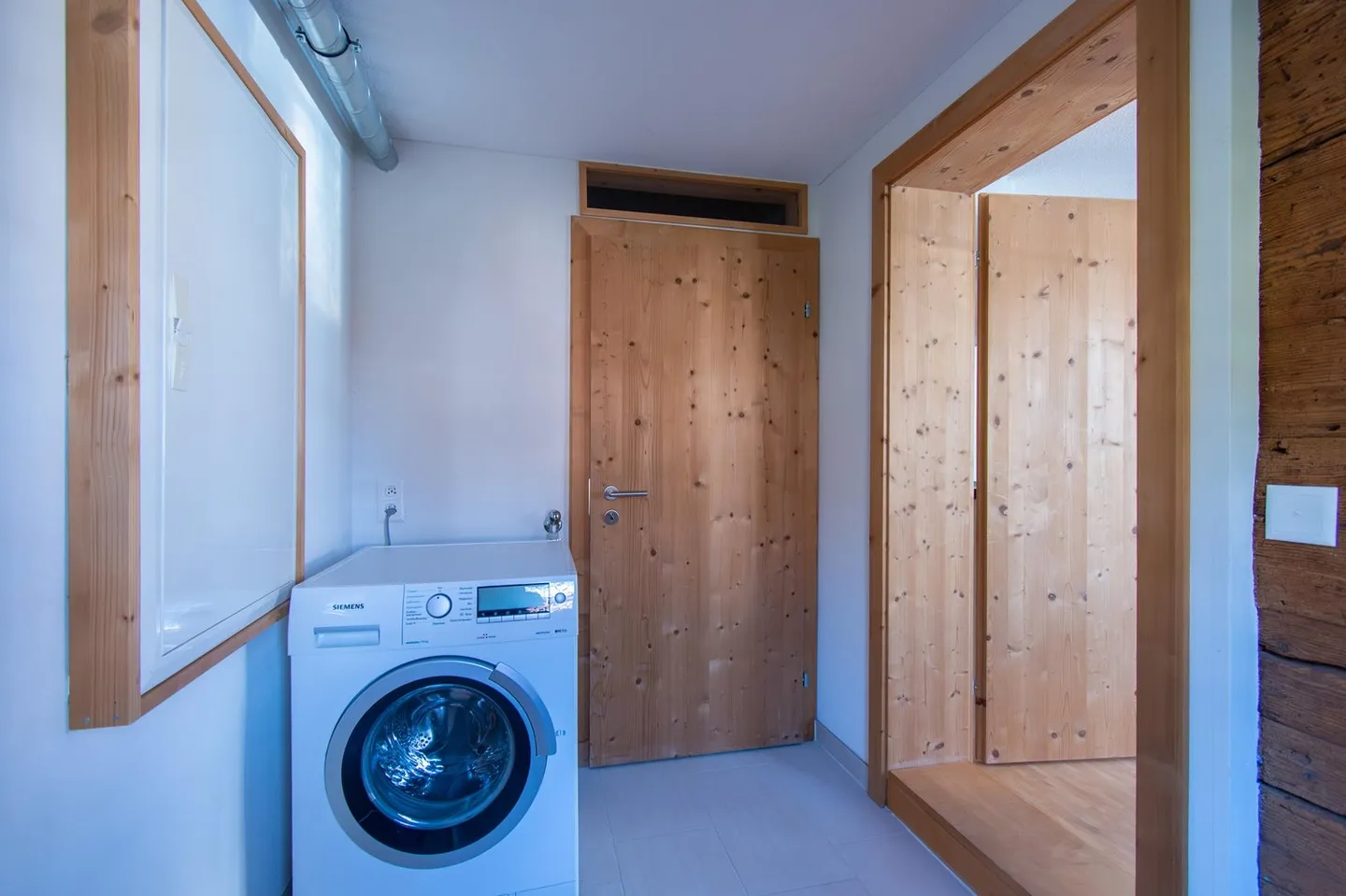 Charming 2.5 Room Apartment in a Wonderful Location - Photo 11 of 13