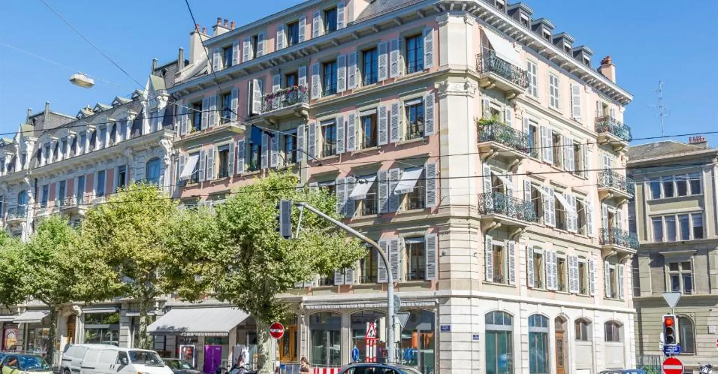 Duplex in the heart of Geneva! - Photo 1 of 8