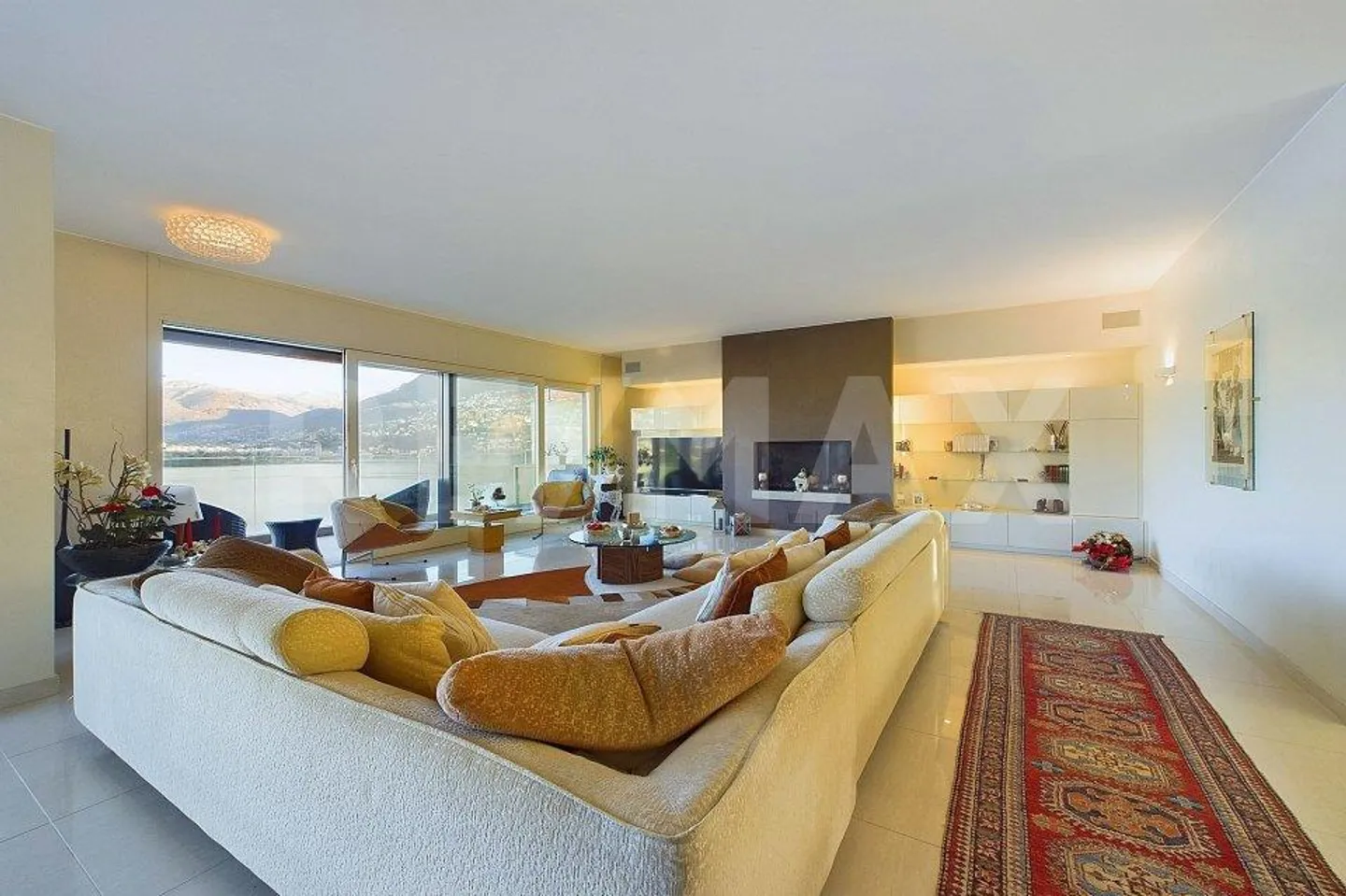 Penthouse élégant avec vue dégagée sur le lac de Lugano / Résidence secondaire - Photo 4 sur 13