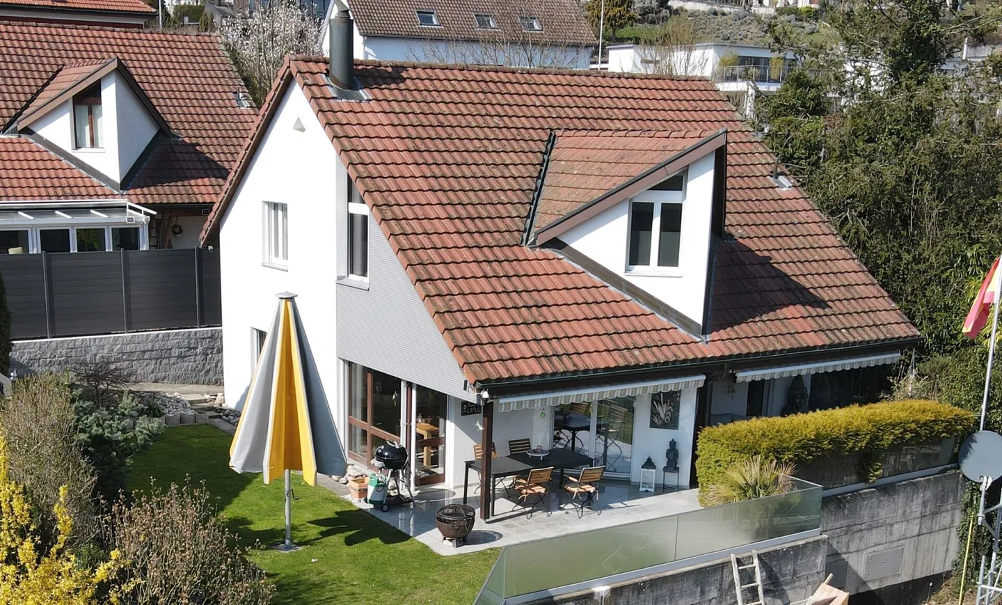 Maison individuelle de 5,5 pièces avec un plan d'étage généreux et ouvert à Niedergösgen - Photo 1 sur 19