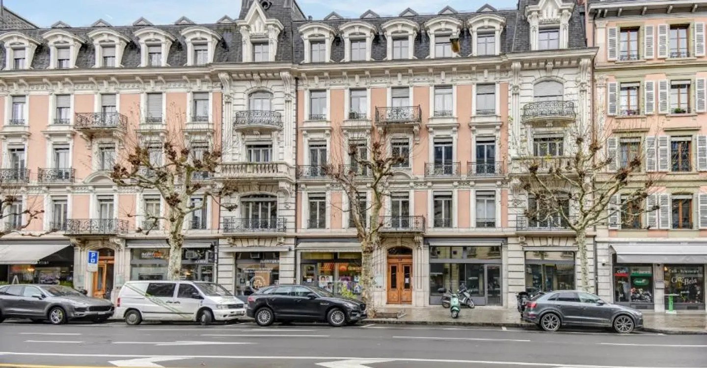 Duplex in the heart of Geneva! - Photo 2 of 8