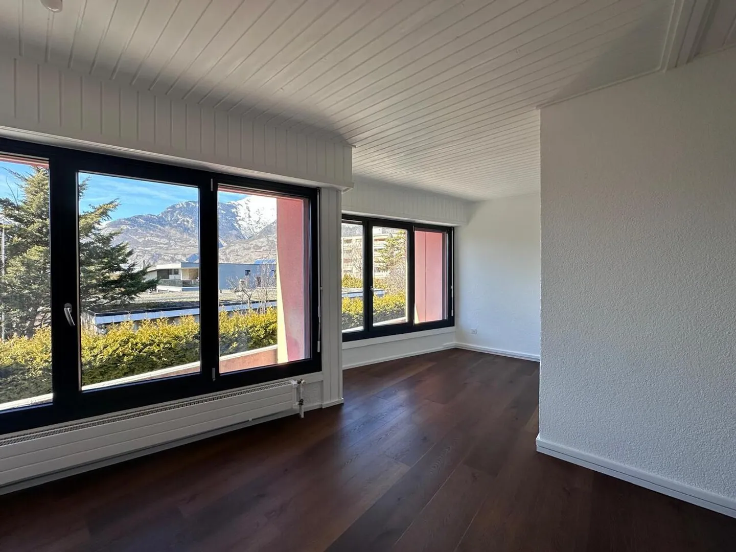 Helles teilweise renoviertes Studio - Foto 3 von 4