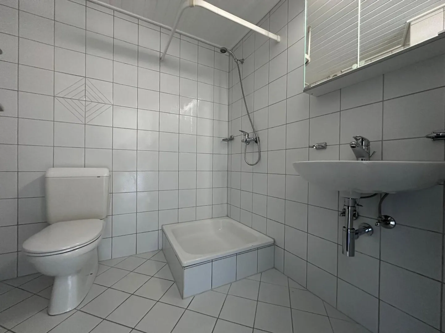 Helles teilweise renoviertes Studio - Foto 4 von 4