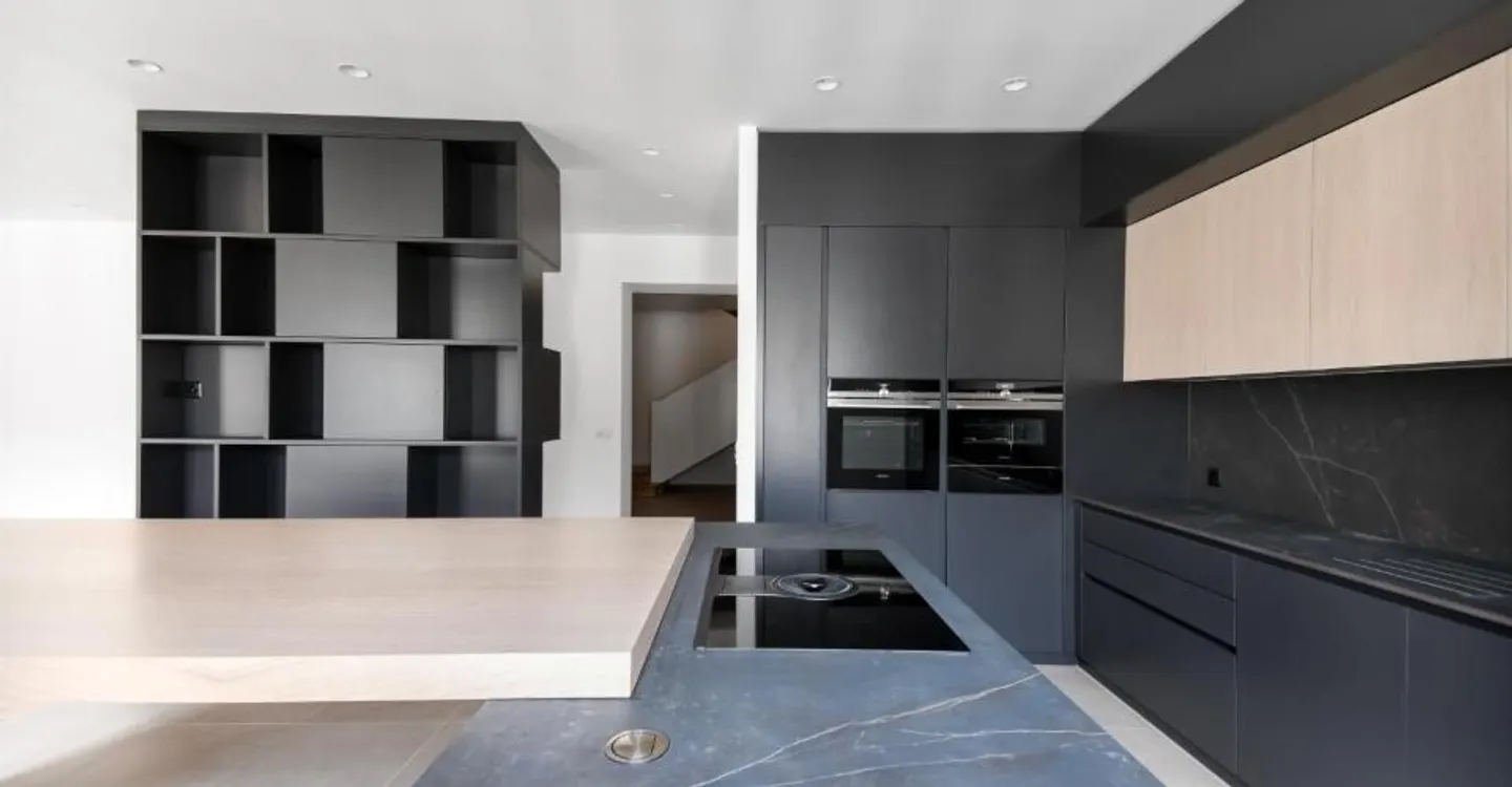 Duplex in the heart of Geneva! - Photo 4 of 8