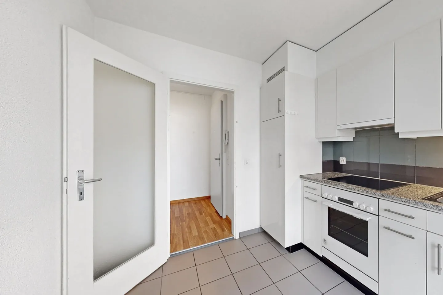 Helles Apartment mit Balkonen - Foto 3 von 9