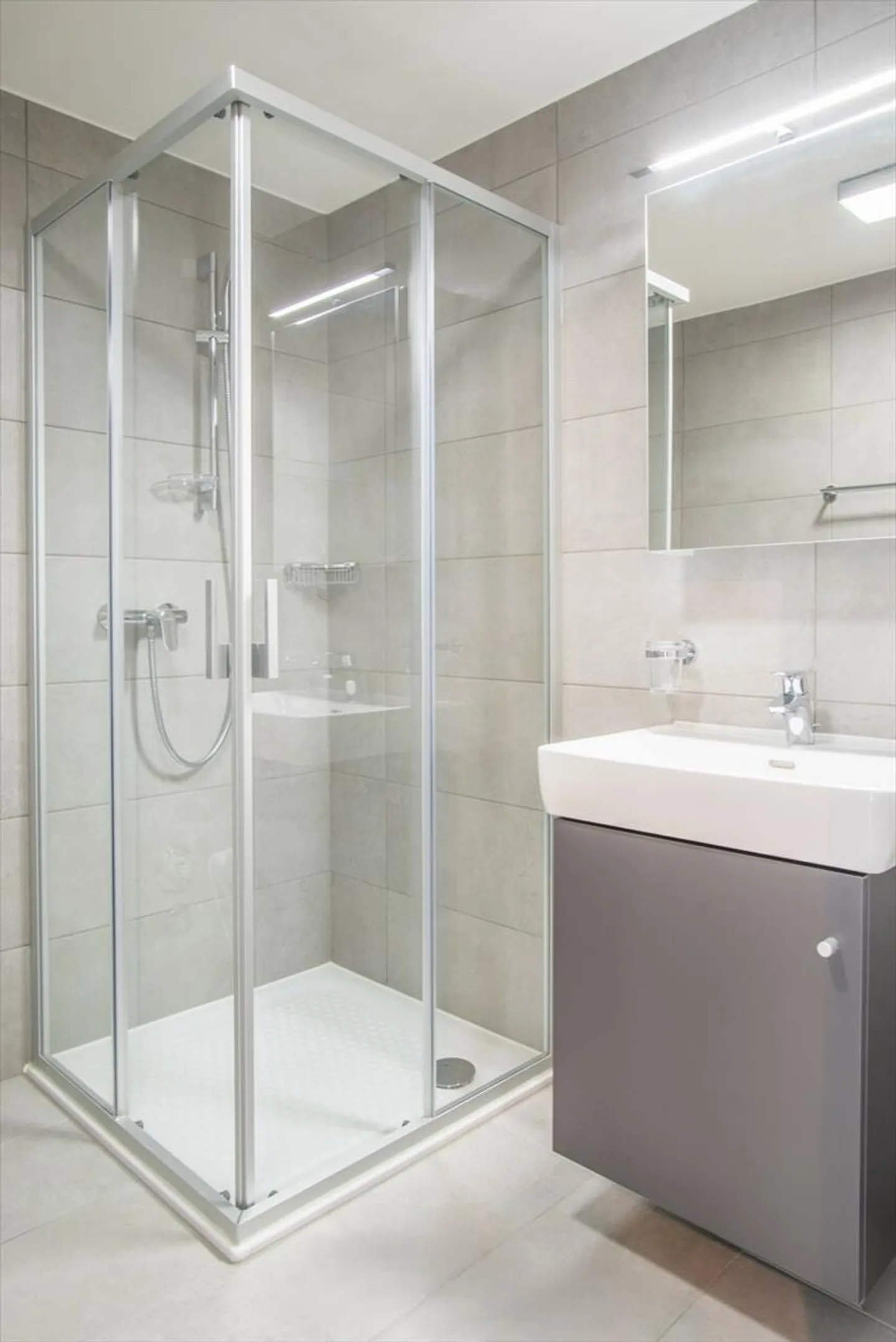 Magnificent Studio on the 2nd Floor - Photo 3 of 6