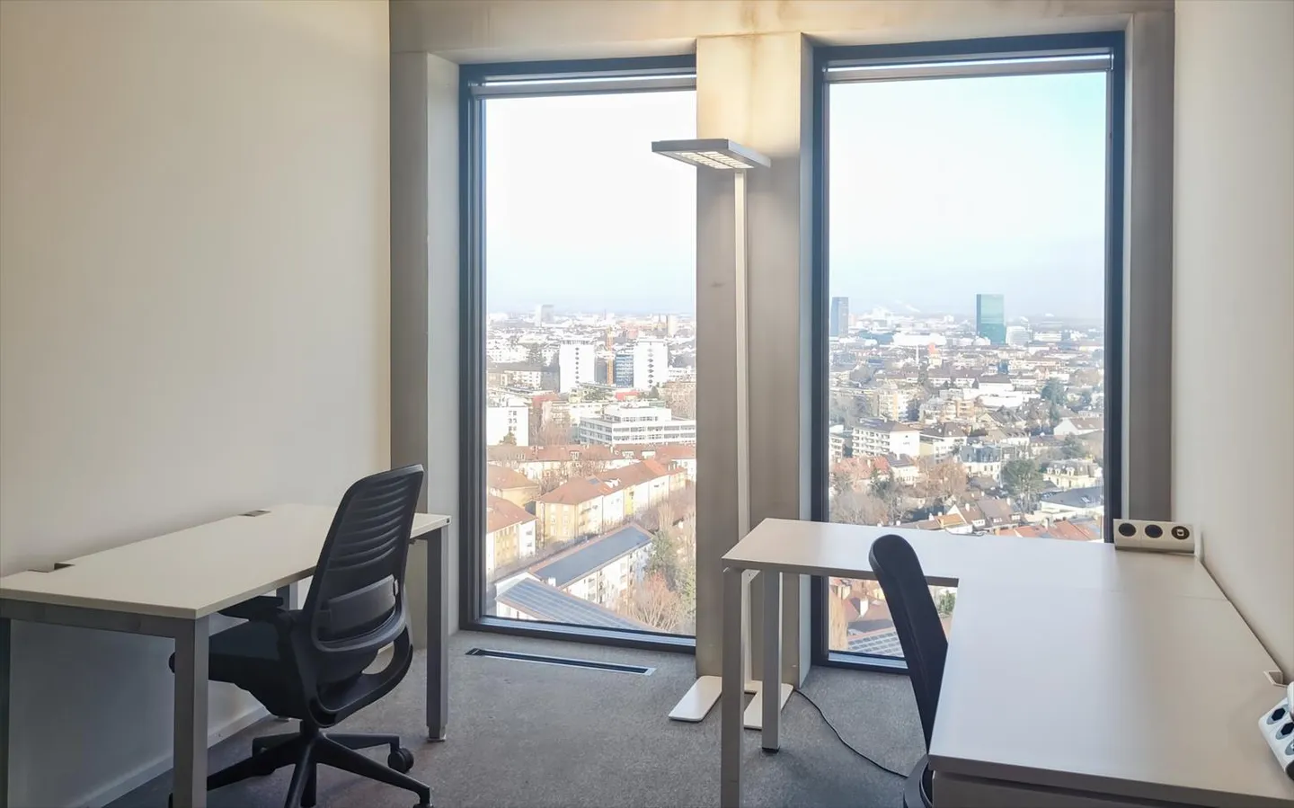 Uffici splendidamente arredati per 1 persona nel Spaces Grosspeter Tower - Foto 2 di 20