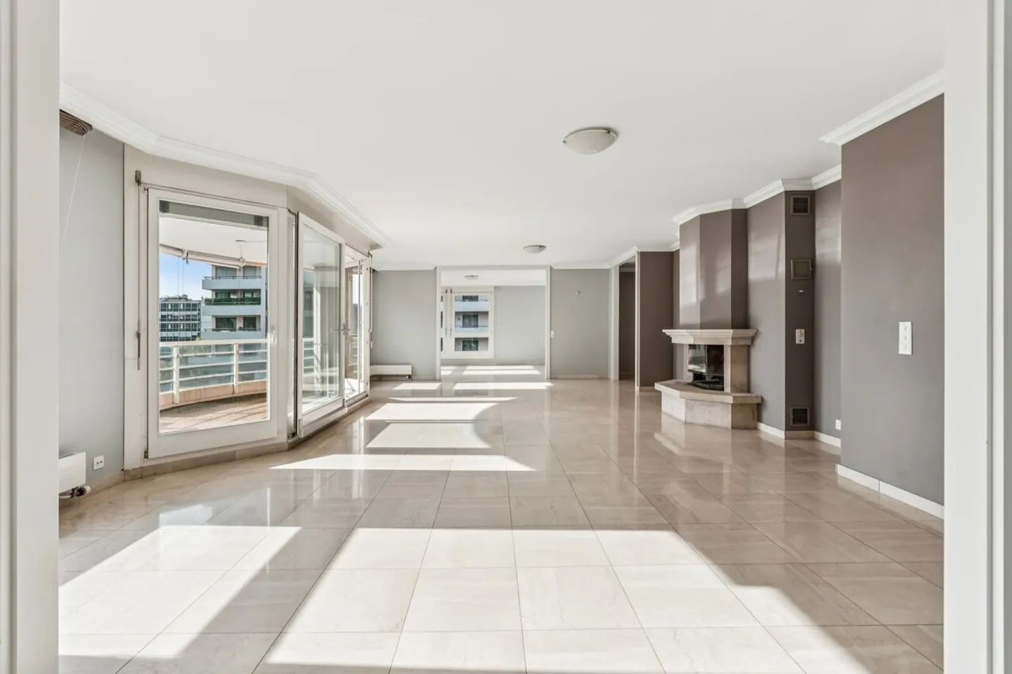 9-room apartment - Photo 1 of 17