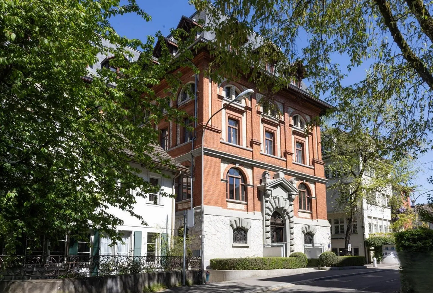 Appartement 3½ pièces dans un emplacement recherché près du Kunsthaus de Zurich - Photo 2 sur 4