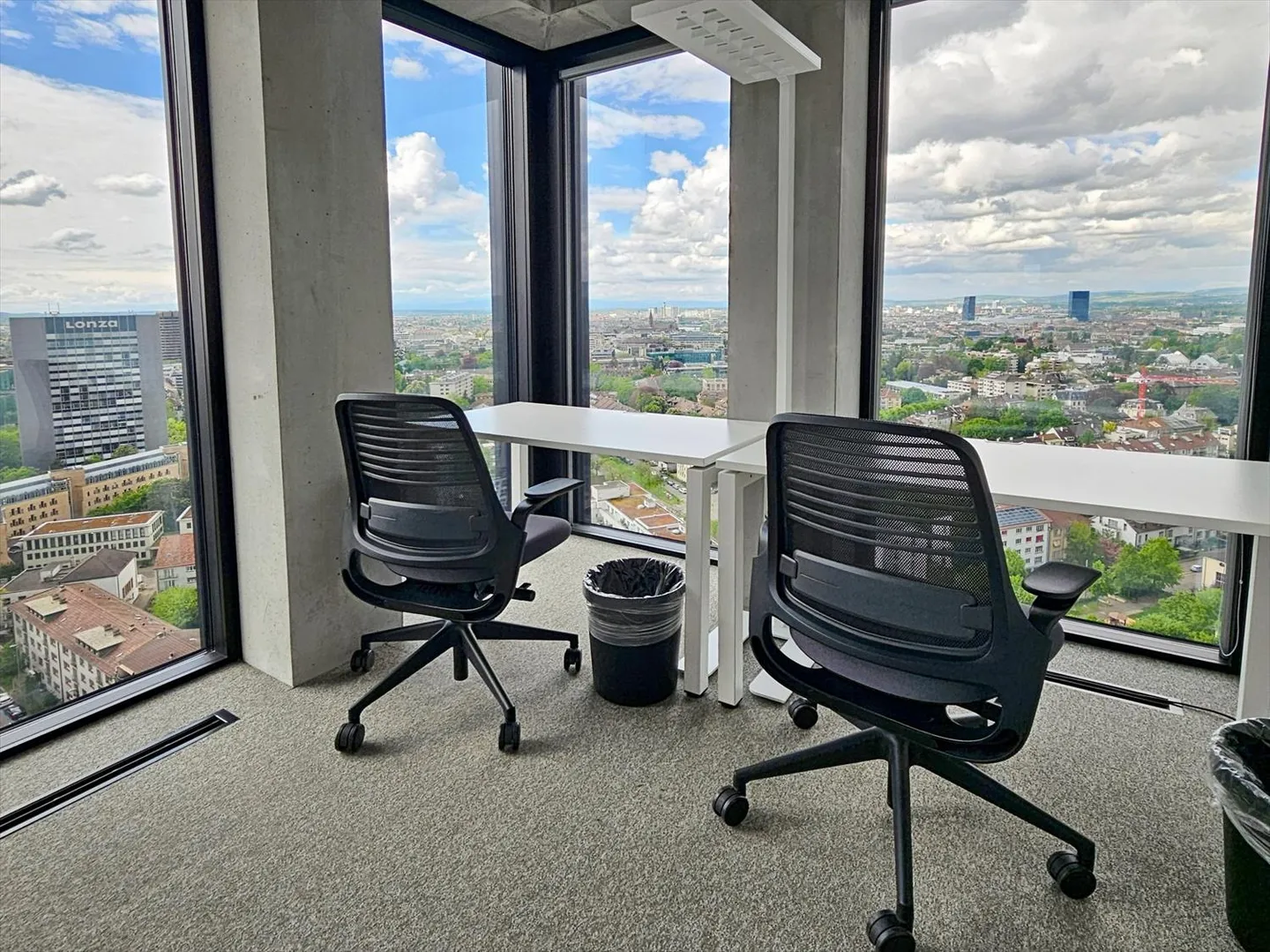 Uffici splendidamente arredati per 1 persona nel Spaces Grosspeter Tower - Foto 18 di 20