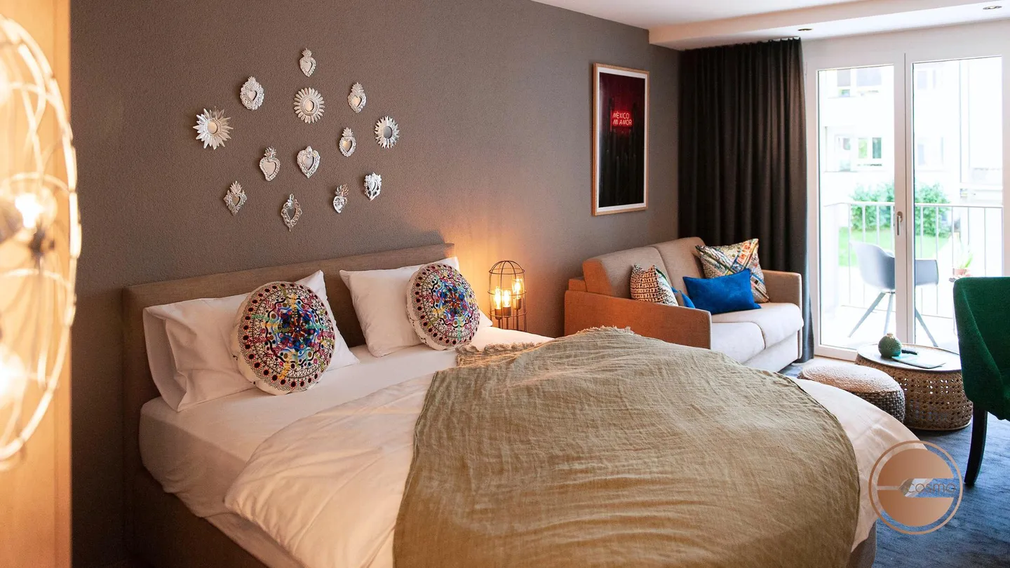 ARTISAN SERENITY - SENIOR STUDIO SERVICED APARTMENT - Photo 4 of 14