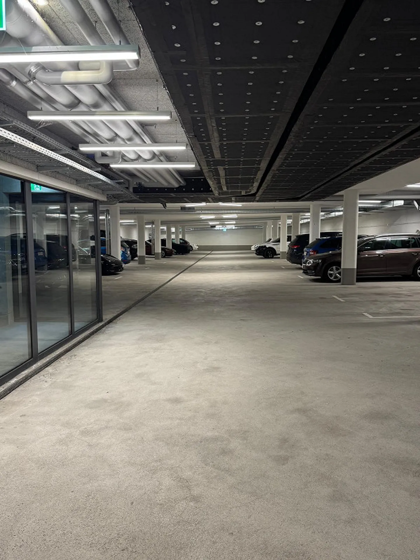 Zentraler Einstellplatz - Foto 1 von 2