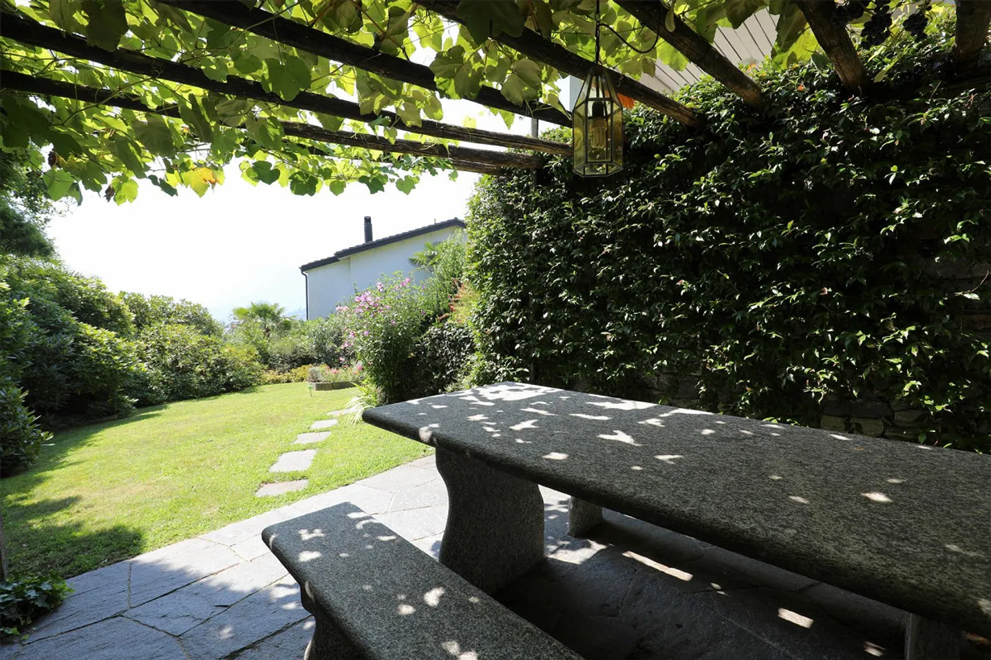 Bella casa vacanze in una posizione soleggiata a Brione s. Minusio - Foto 16 di 18