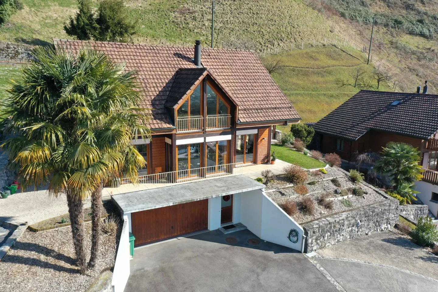 Schöne individuelle Villa mit schöner Aussicht auf den See - Foto 1 von 12