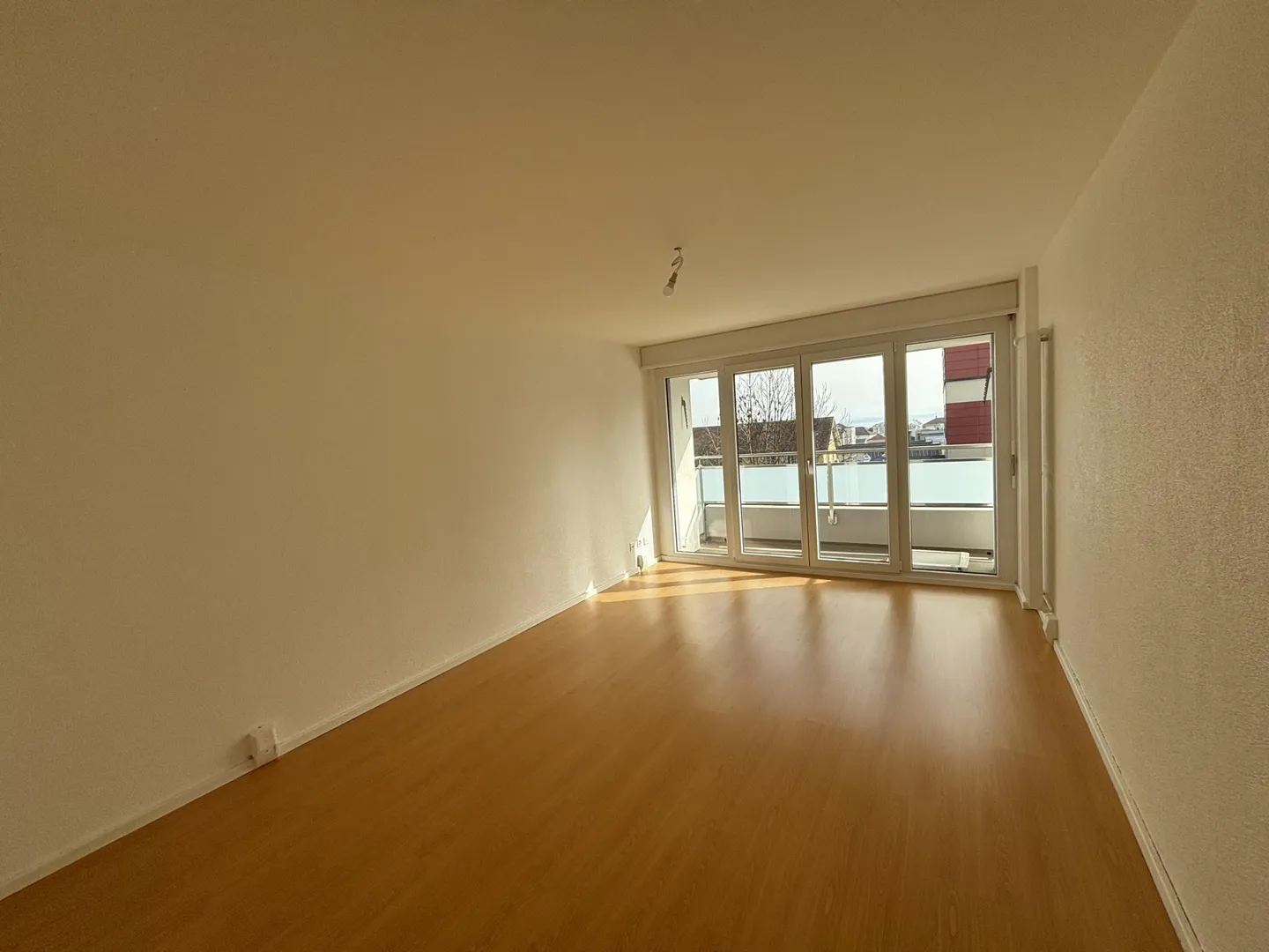 2161 - Appartement 4 pièces entièrement rénové - Peseux - Photo 3 sur 8