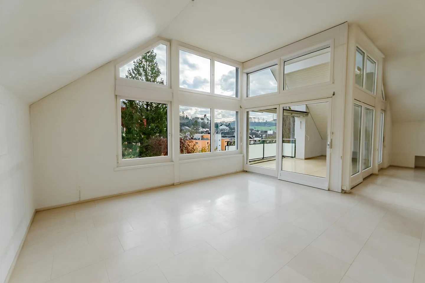 Spacious Penthouse with Exceptional Privacy - Photo 7 of 10